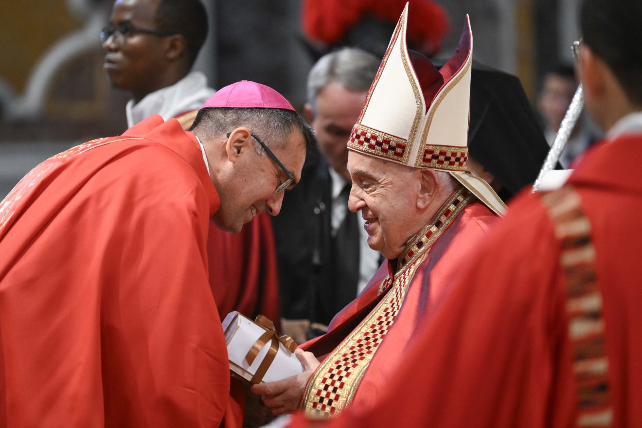 Il Papa Consegna Il Pallio All’arcivescovo Mons. Gambelli - ToscanaOggi